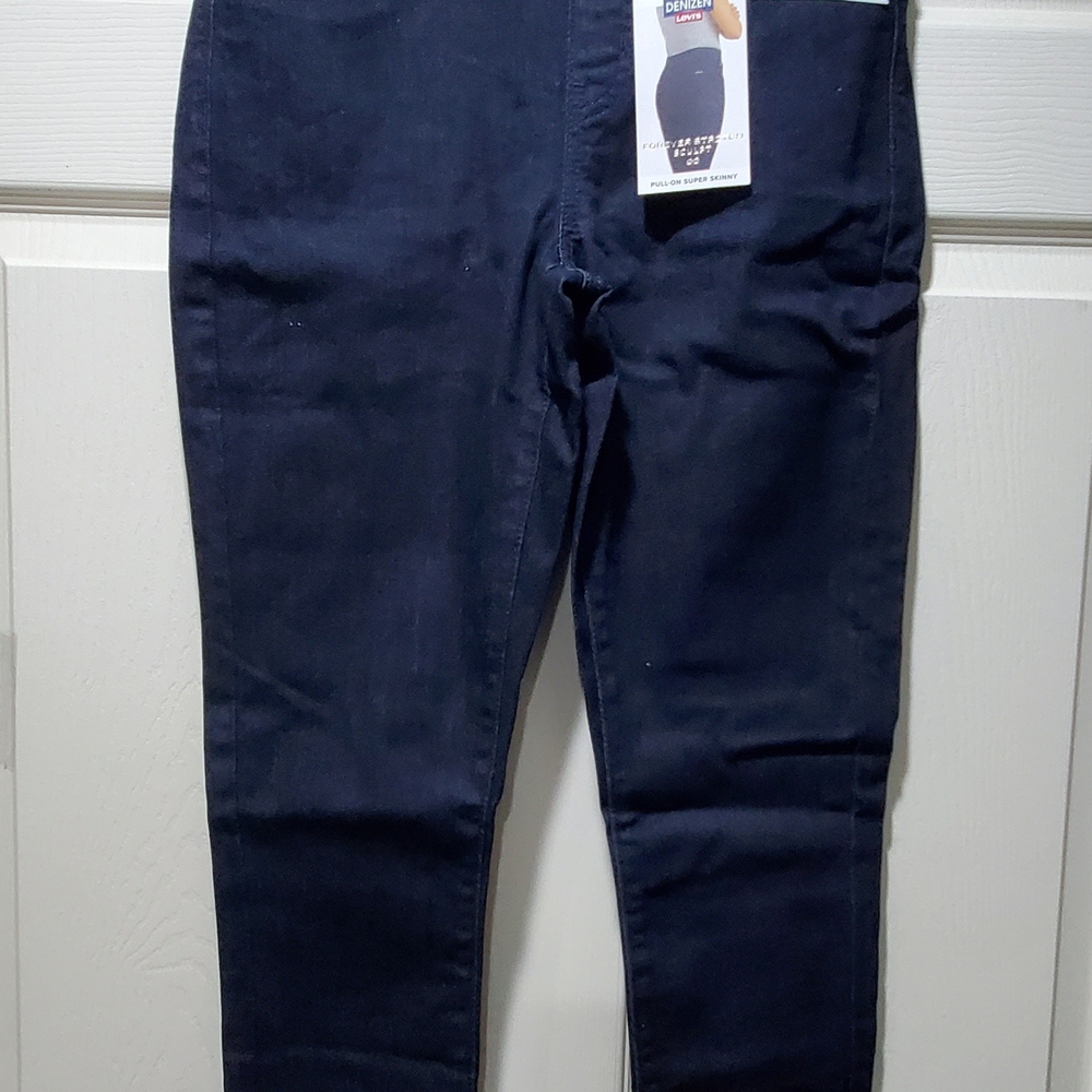 Levi's Women's Deep Blue Jeggings
